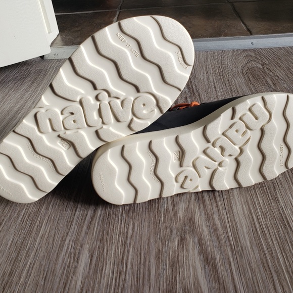 NWT NATIVE hiking shoes - Picture 3 of 5